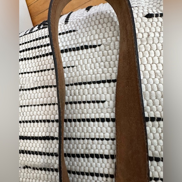 Levis - Picture 12 of 15